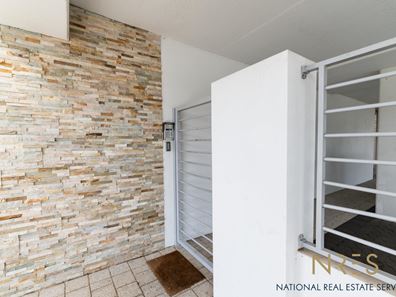 8/208 Fisher  Street, Cloverdale WA 6105