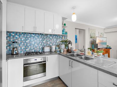 6/10 Rinaldo Place, Coolbellup WA 6163