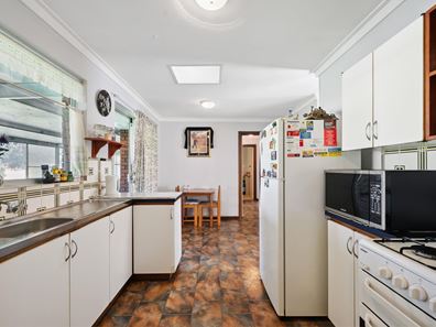 96 Dale Road, Armadale WA 6112