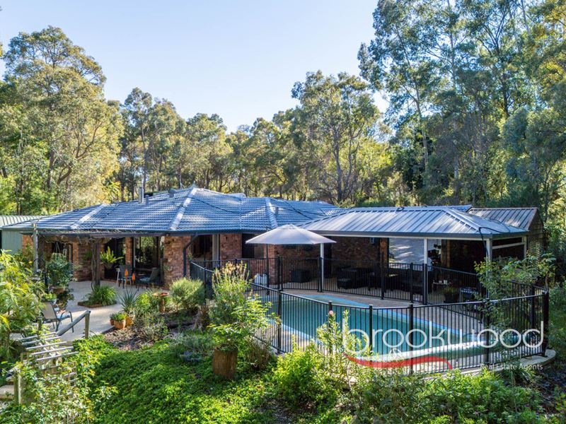 22 Council Road, Mundaring WA 6073