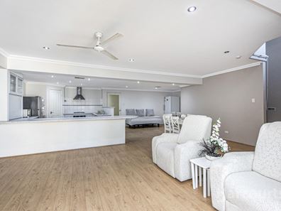 11 Stevenson Street, Dudley Park WA 6210