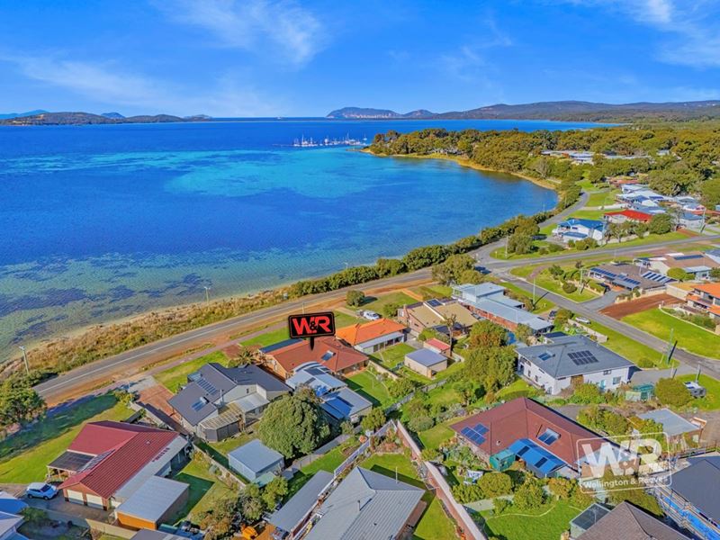 166 Bay View Drive, Little Grove WA 6330