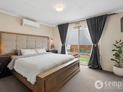 8 Litchfield Circle, Wandi WA 6167
