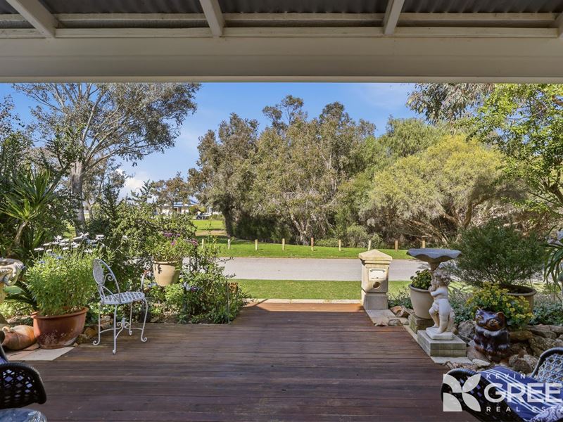 11 Tasman  Loop, Dudley Park WA 6210