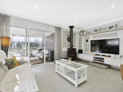 17 Radiant Glade, Eglinton WA 6034