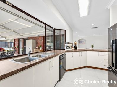 42 Laughton Way, Leeming WA 6149
