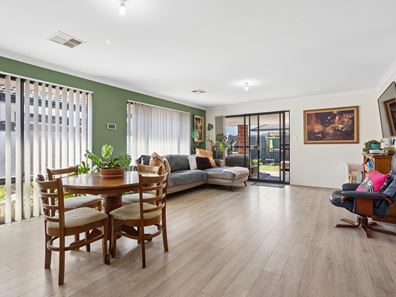 4 Simcoe Way, Caversham WA 6055