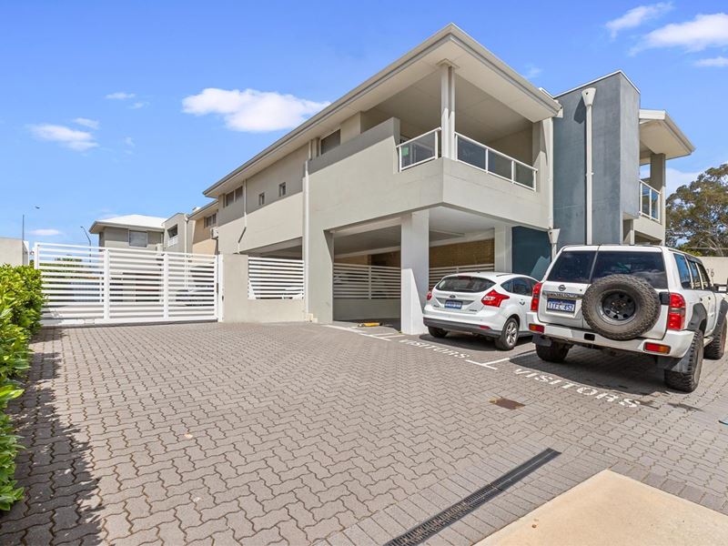 4/126 Tibradden Circle, Ascot WA 6104
