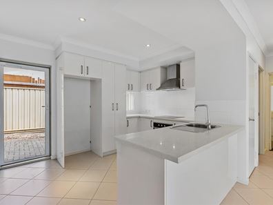 4/126 Tibradden Circle, Ascot WA 6104