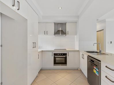 4/126 Tibradden Circle, Ascot WA 6104
