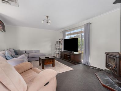 57 Gnarlbine Road, Coolgardie WA 6429