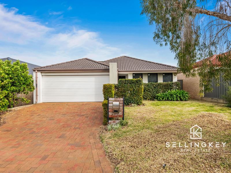 35 SERISIER PARKWAY, Queens Park WA 6107