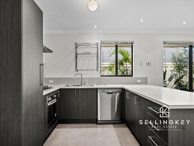 35 SERISIER PARKWAY, Queens Park WA 6107