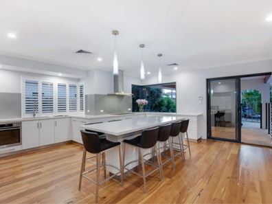 15 Water Crest Gardens, Gwelup WA 6018