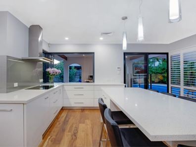 15 Water Crest Gardens, Gwelup WA 6018