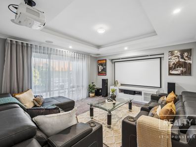 4 Rowan Place, Woodlands WA 6018