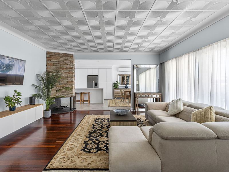 137 Scarborough Beach Road, Scarborough WA 6019