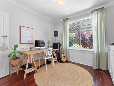 37 Edgewater Road, Safety Bay WA 6169