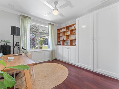 37 Edgewater Road, Safety Bay WA 6169
