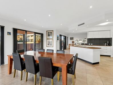 37 Lord Hobart Drive, Madora Bay WA 6210