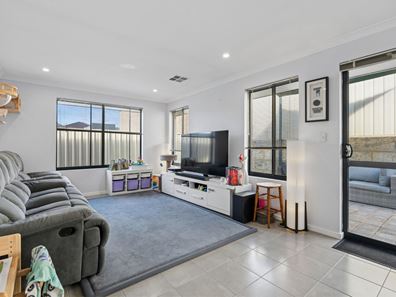 22 Fogliani Loop, Sinagra WA 6065