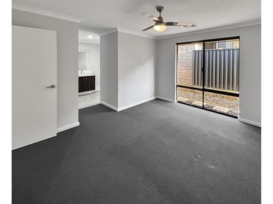 7 Genesis Rd, Eglinton WA 6034