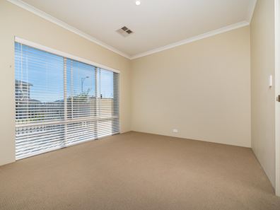 8 Chambered  Way, Jindalee WA 6036