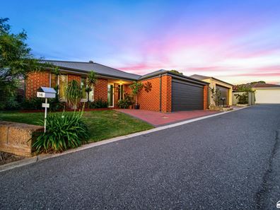 16 Miamit Lane, Byford WA 6122