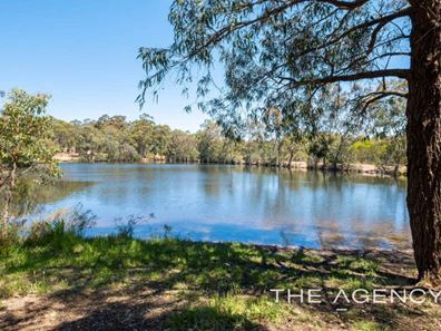 111 Lakeview Drive, Gidgegannup WA 6083