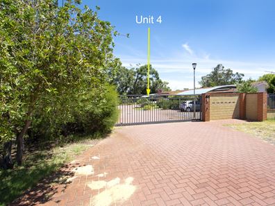 4/41 Golders Way, Girrawheen WA 6064