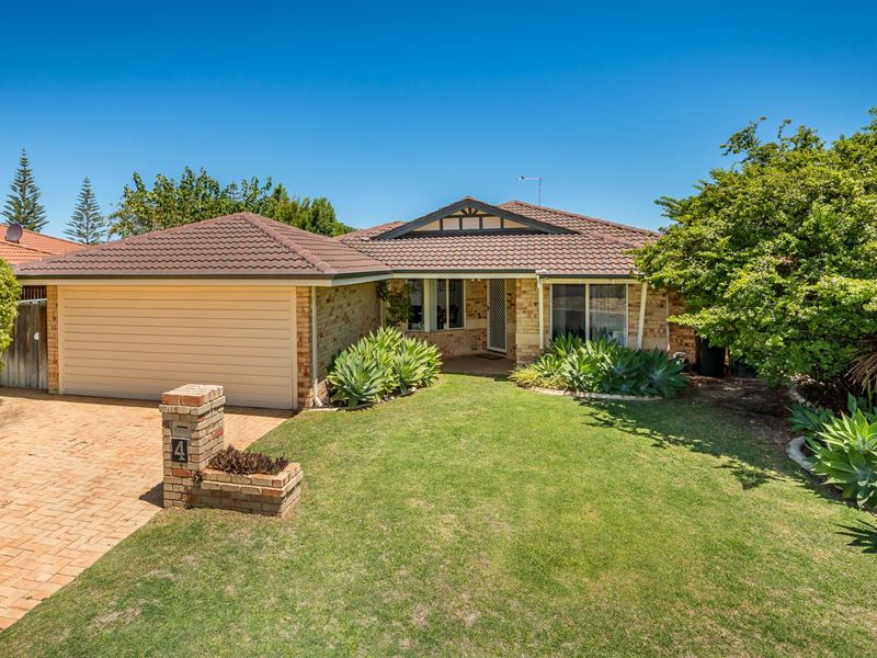 4 Fawley Retreat, Mindarie WA 6030