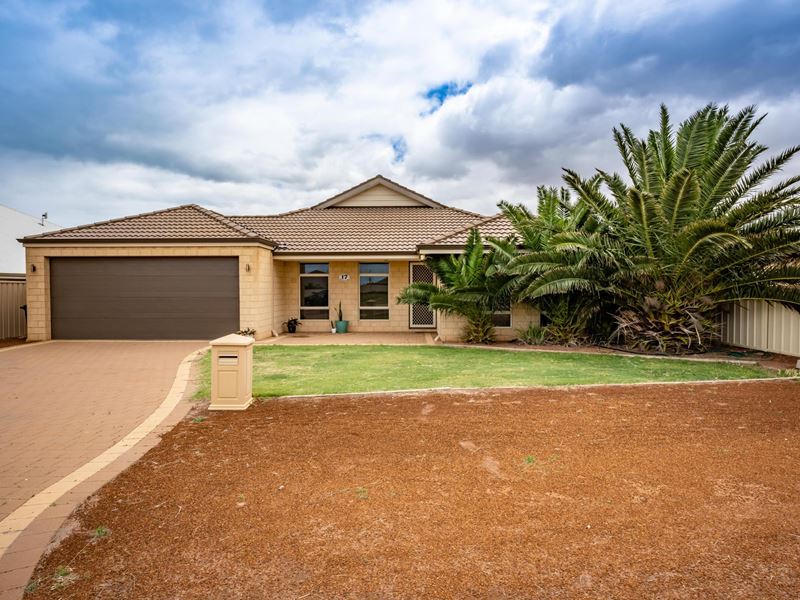 17 Reef Boulevard, Drummond Cove