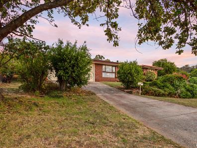 13 Bamlett Street, Mount Nasura WA 6112