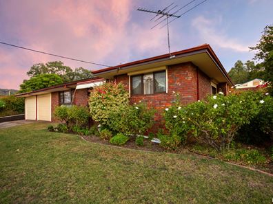 13 Bamlett Street, Mount Nasura WA 6112