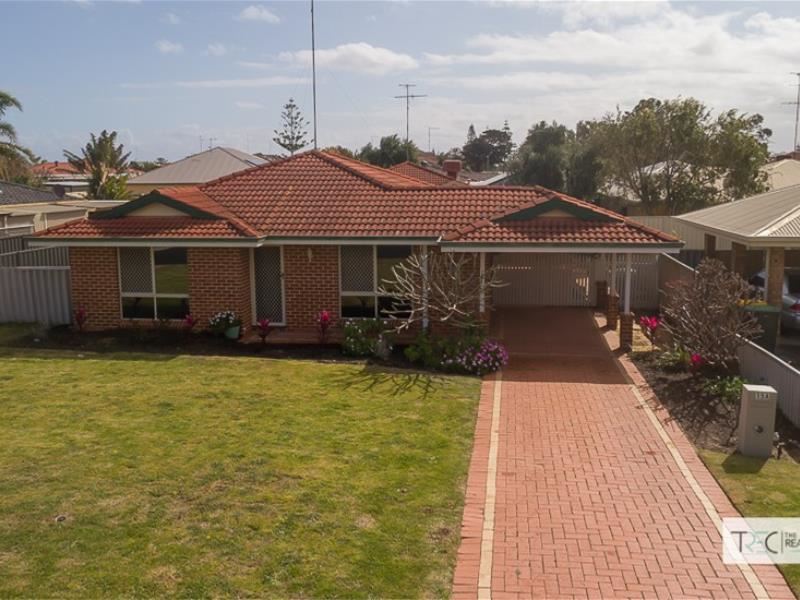 1/15 Tamarisk Drive, Halls Head WA 6210