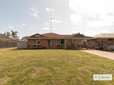 1/15 Tamarisk Drive, Halls Head WA 6210