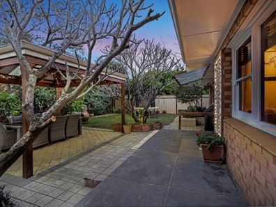 23 Melbourne Street, St James WA 6102