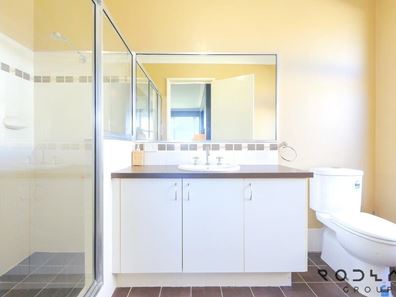 8 Vlasich Rd, Byford WA 6122