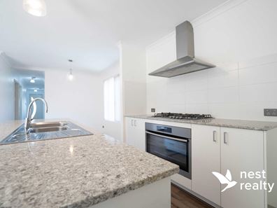 12 Worcester Bend, Piara Waters WA 6112