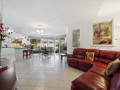 10 Luton Court, Canning Vale WA 6155
