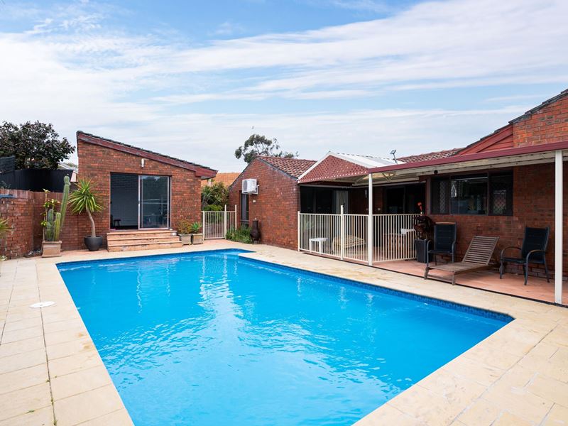 27 David Crescent, Hillarys