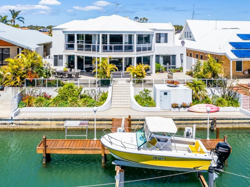 17 Cambria Island Retreat, Halls Head