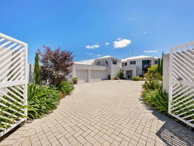 17 Cambria Island Retreat, Halls Head WA 6210