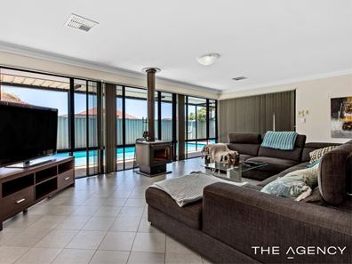 35 Antonio Circuit, Port Kennedy WA 6172