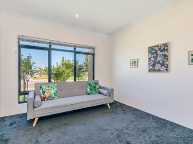 48 Castella Drive, Caversham WA 6055