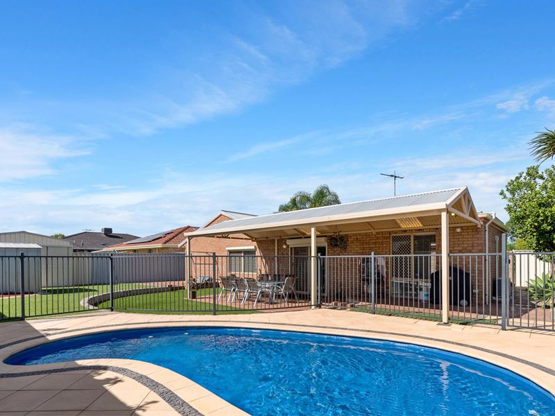 10 Geographe Way, Thornlie WA 6108