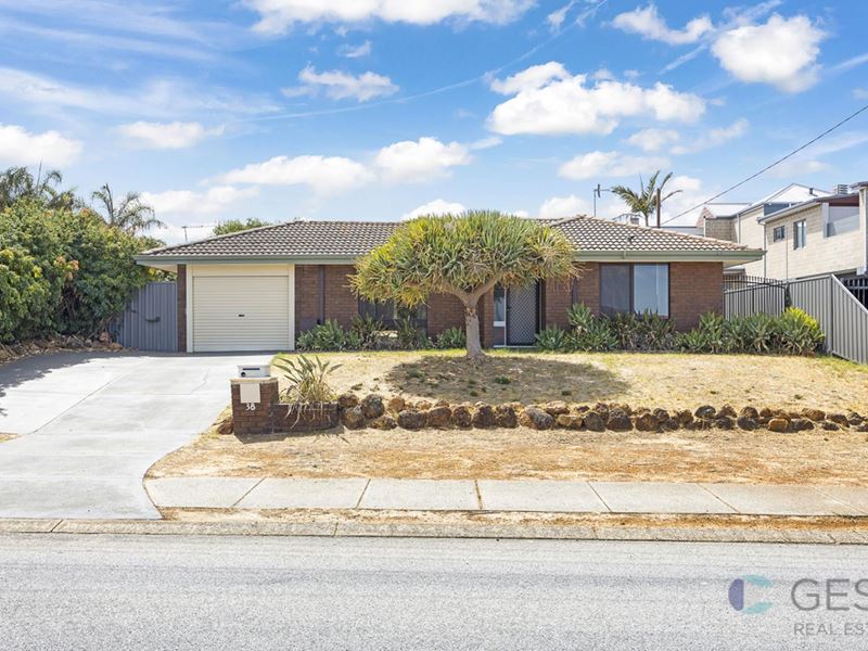 38 DANBURY CRESCENT, Girrawheen