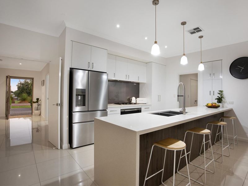 28 Minori Gardens, Yangebup