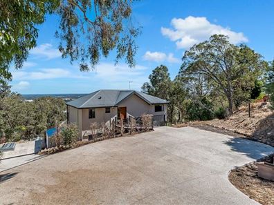 11 Sapphire Court, Mount Richon WA 6112