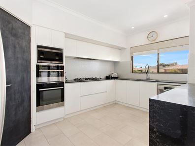 17 Edith Road, Safety Bay WA 6169